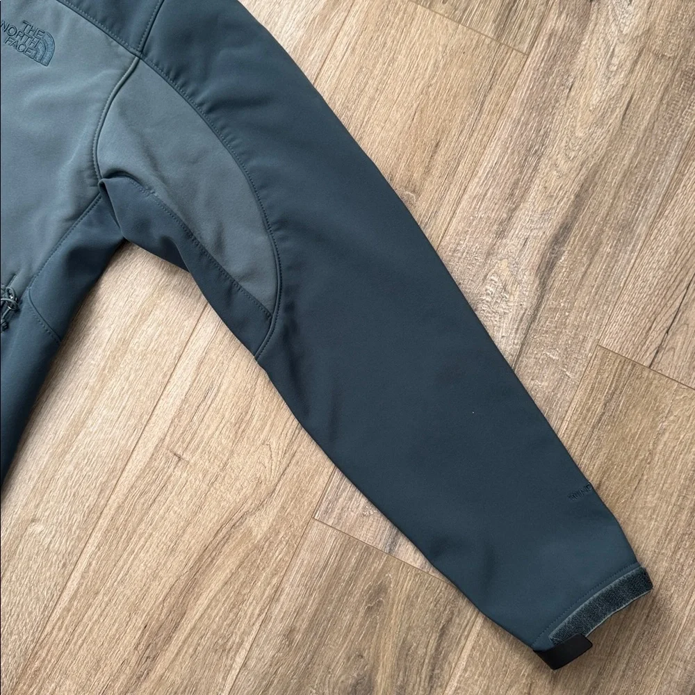 The North Face Men's Blue WINDWALL Jacket Size M
